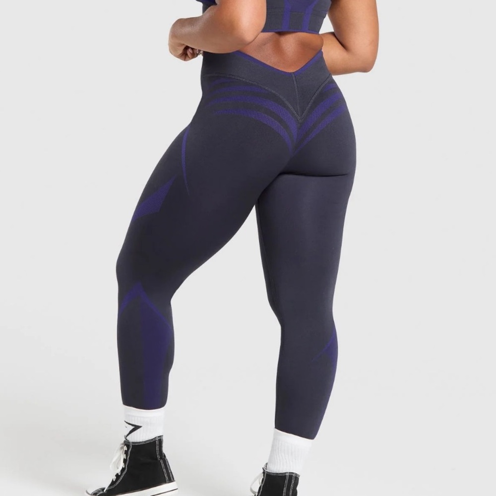 Never worn limited edition Gymshark Apex Lift Seamless Leggings - size L